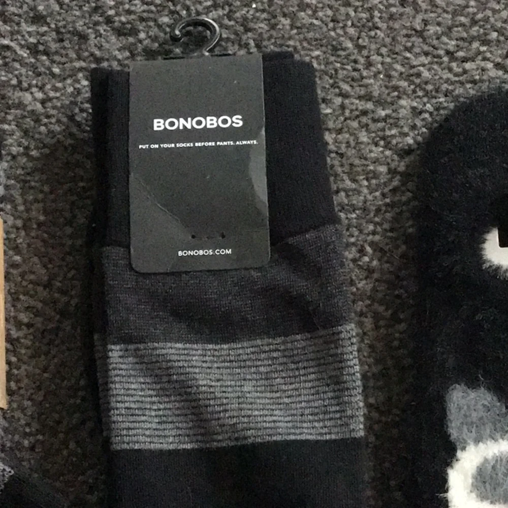 Bundle of 4 new socks - Picture 3 of 6